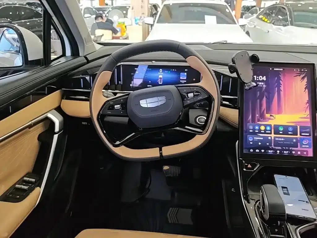 Geely Boyue L 2023 1.5TD DCT Premium Edition — миниатюра 11