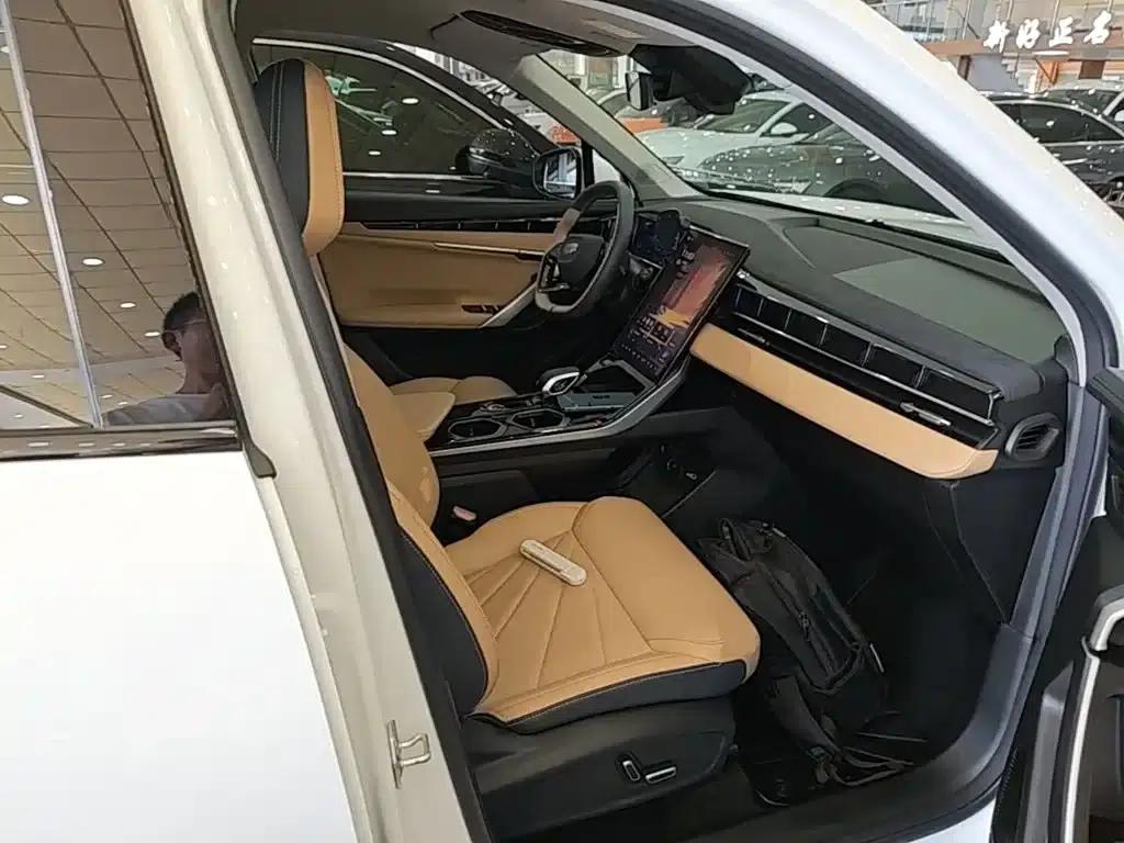 Geely Boyue L 2023 1.5TD DCT Premium Edition — миниатюра 25