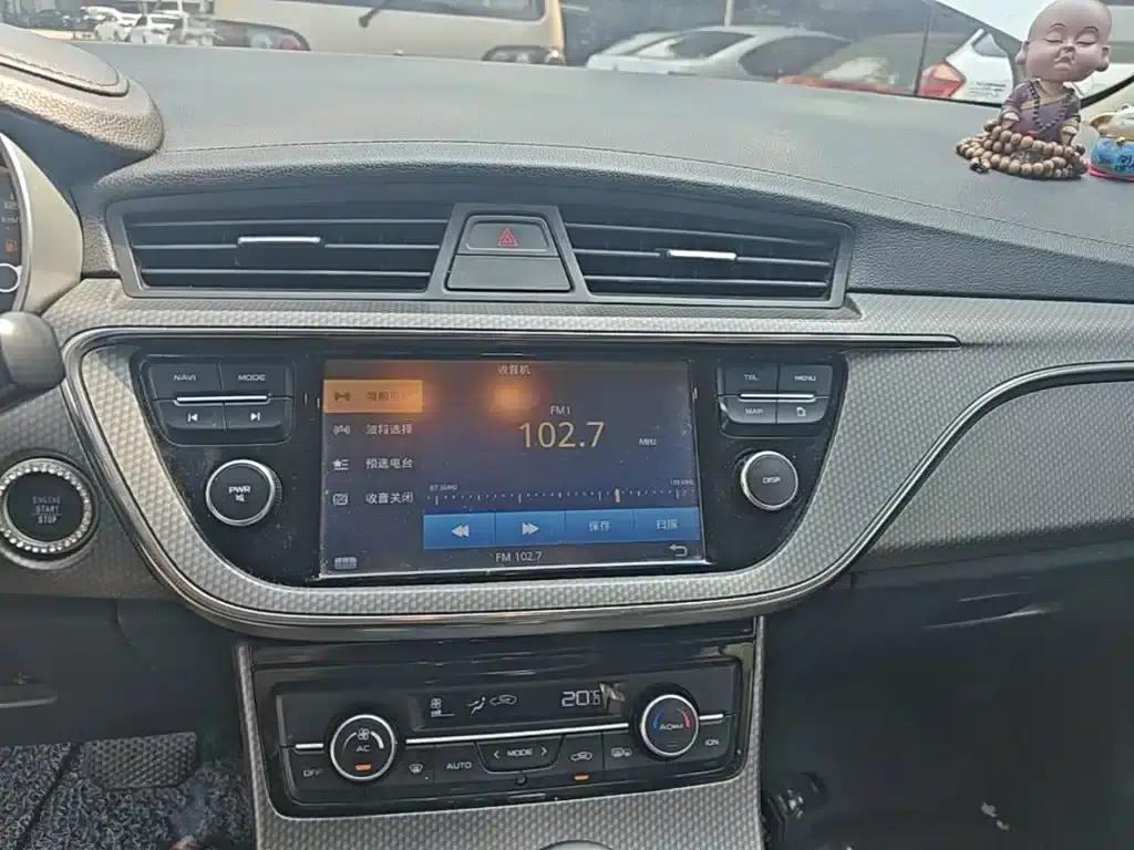 Geely GS 2016 Elegant Edition 1.8L Automatic Leading Model — миниатюра 13