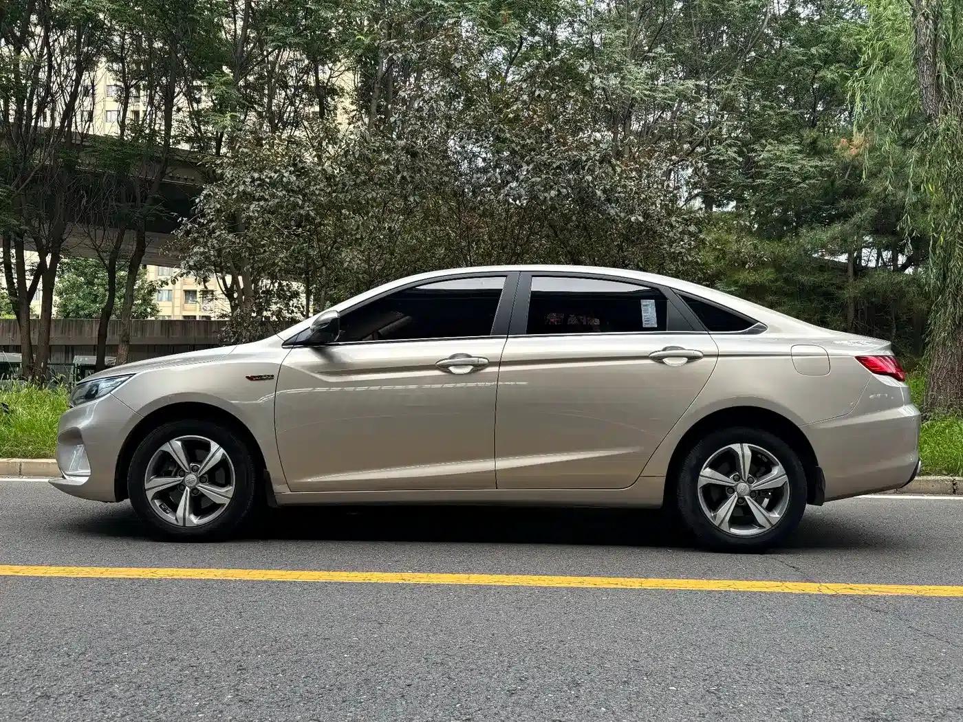 Geely Emgrand GL 2018 1.4T DCT Elite Intelligent Connected Edition — миниатюра 3