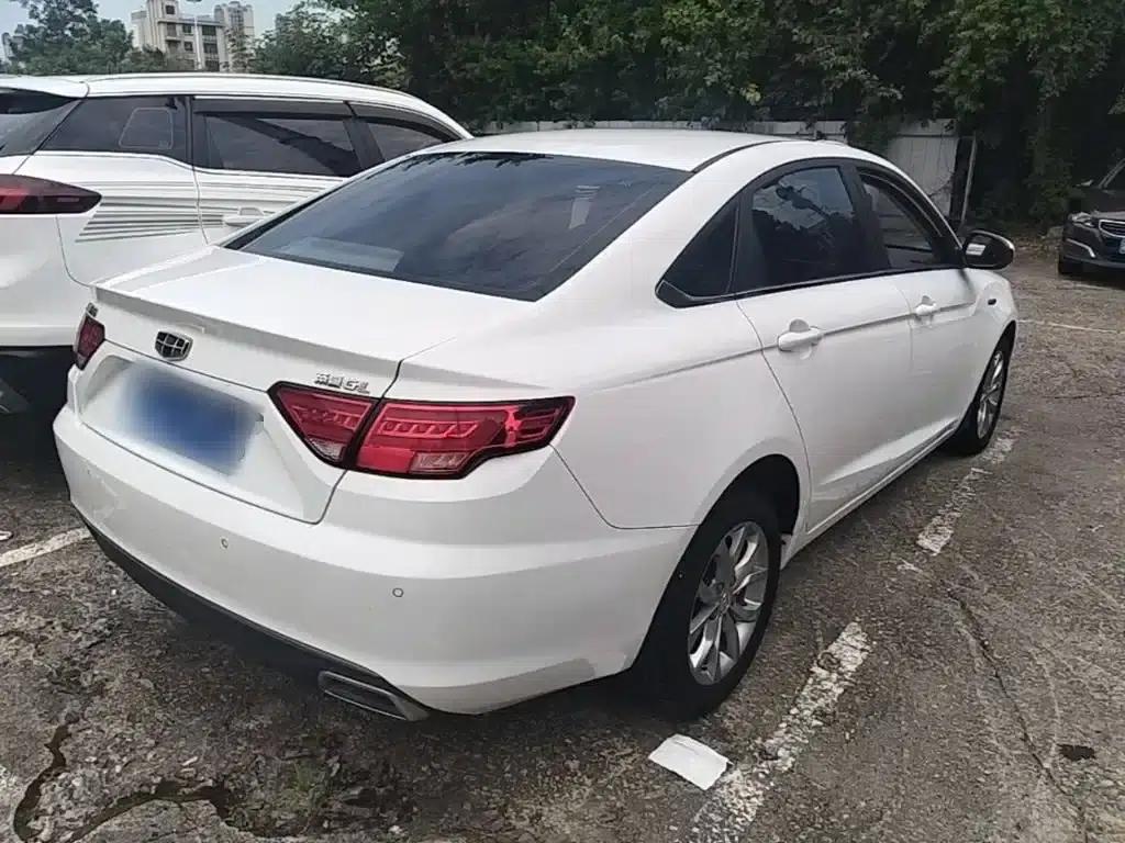 Geely Emgrand GL 2017 1.3T Manual Elite — миниатюра 7