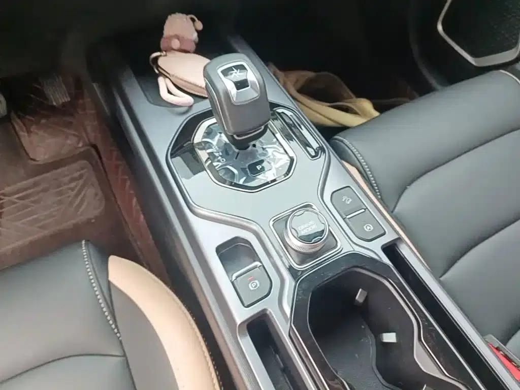 Geely ICON 2023 1.5TD Chocolate Edition — миниатюра 14