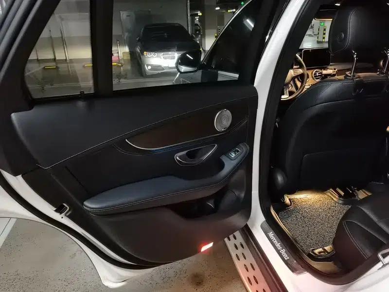 2019 Mercedes-Benz GLC 300 L 4MATIC Dynamic — миниатюра 17
