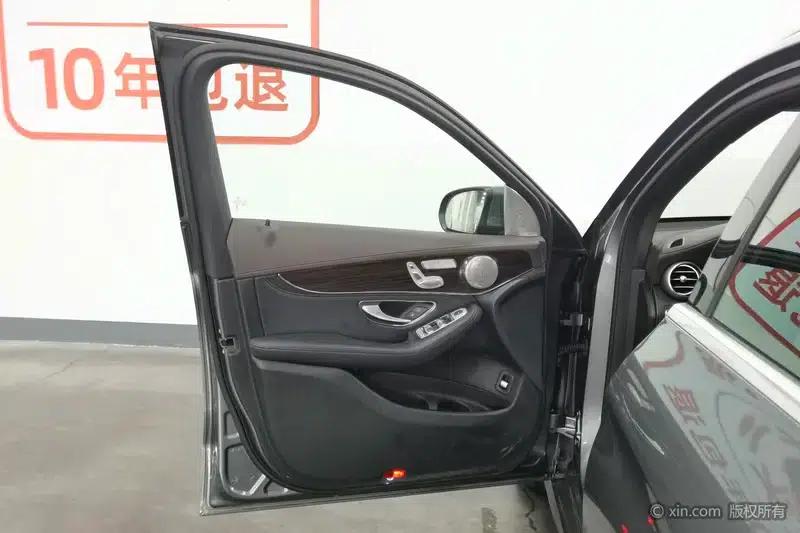 2017 Mercedes-Benz GLC 260 4MATIC Dynamic — миниатюра 21