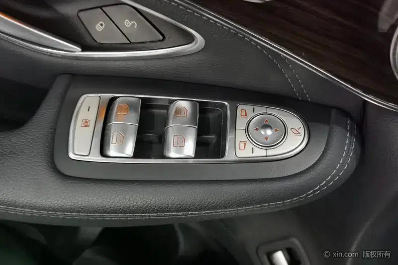 2017 Mercedes-Benz GLC 260 4MATIC Dynamic — миниатюра 22