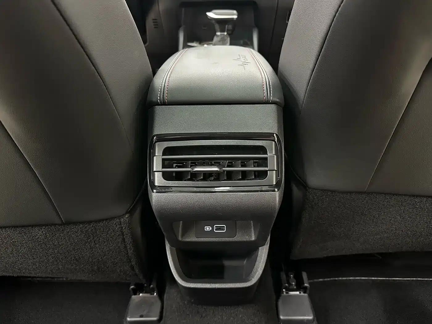 Geely Emgrand S 2021 1.4T CVT Premium Edition — миниатюра 14