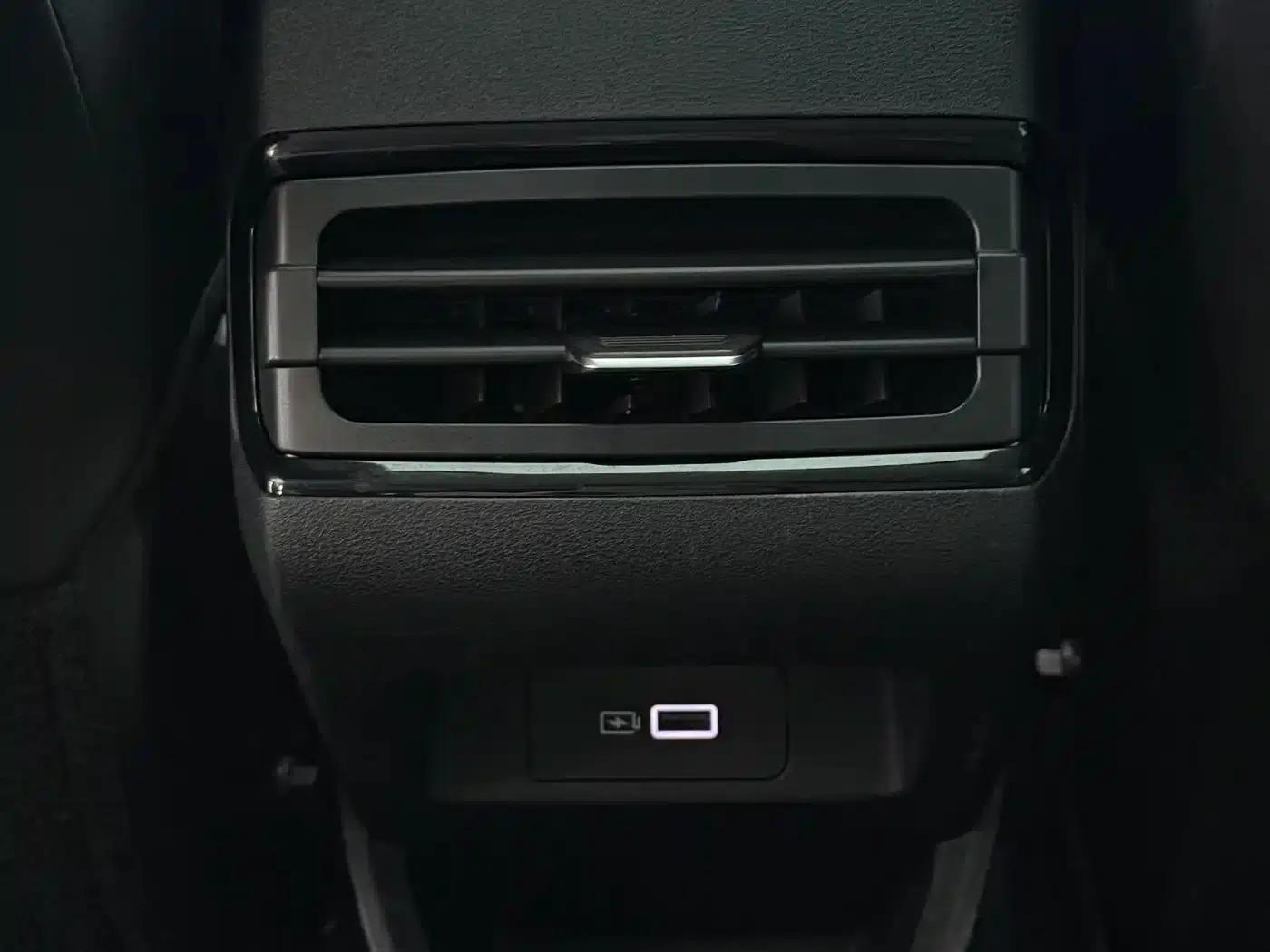 Geely Emgrand S 2022 1.4T CVT Crossover Player Edition — миниатюра 21