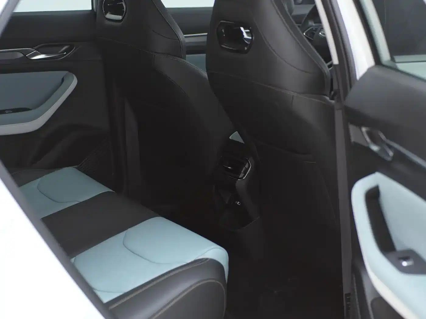 Geely Emgrand S 2022 1.4T CVT Crossover Player Edition — миниатюра 9