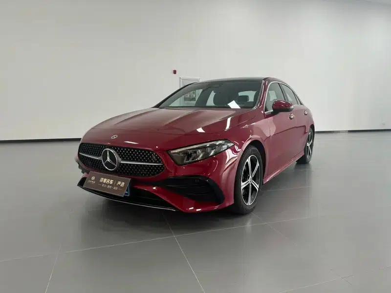 2023 Mercedes-Benz A-Class A 200 L Sport Sedan Fashion Edition — миниатюра 1