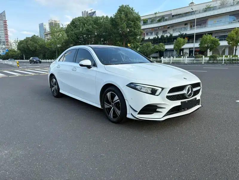 2022 Mercedes-Benz A-Class A 200 L Sport Sedan Dynamic Edition — миниатюра 3