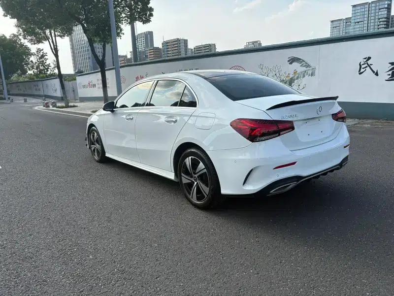 2022 Mercedes-Benz A-Class A 200 L Sport Sedan Dynamic Edition — миниатюра 4