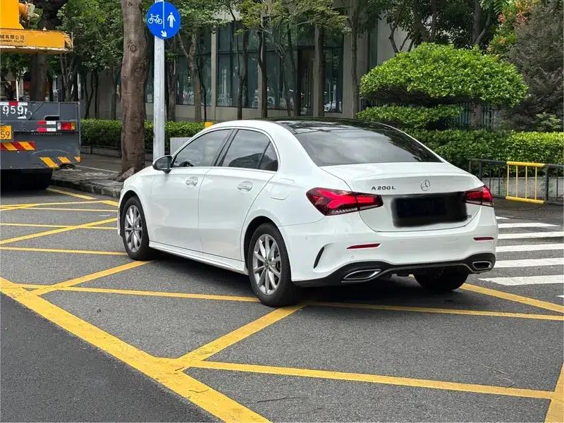 2022 Mercedes-Benz A-Class A 200 L Sport Sedan Dynamic Edition — миниатюра 3