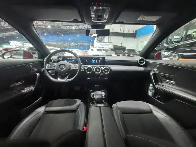 Mercedes-Benz A-Class 2020 A 200 L Sport Sedan — миниатюра 7