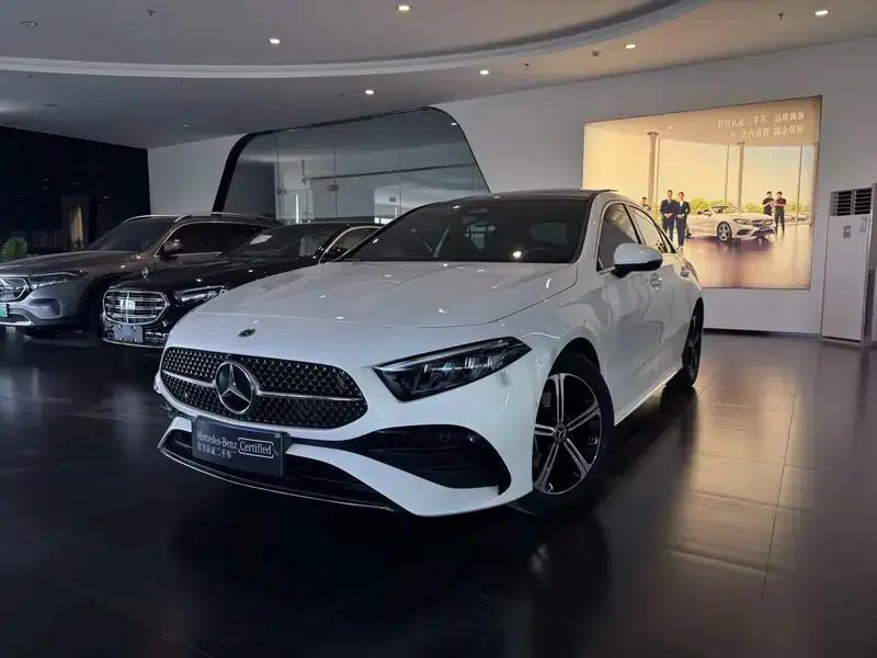 2023 Mercedes-Benz A-Class A 200 L Sport Sedan Fashion Edition — миниатюра 1