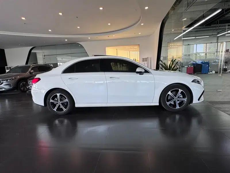 2023 Mercedes-Benz A-Class A 200 L Sport Sedan Fashion Edition — миниатюра 5
