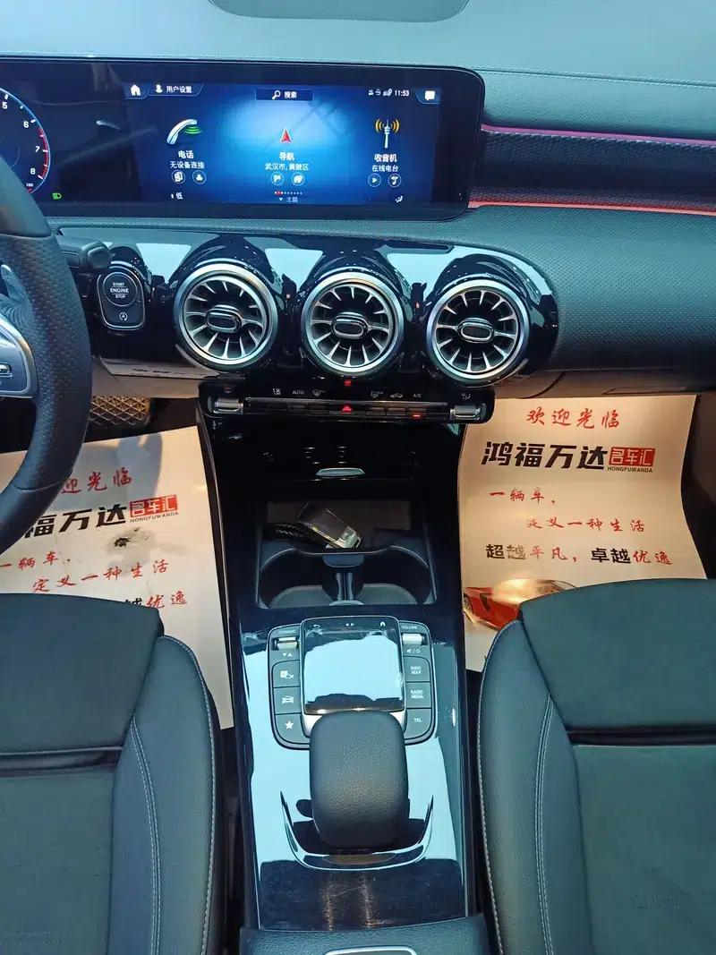 2022 Mercedes-Benz A-Class A 200 L Sport Sedan Fashion Edition — миниатюра 11