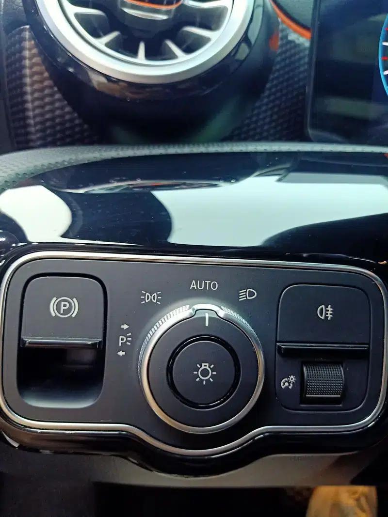 2022 Mercedes-Benz A-Class A 200 L Sport Sedan Fashion Edition — миниатюра 10