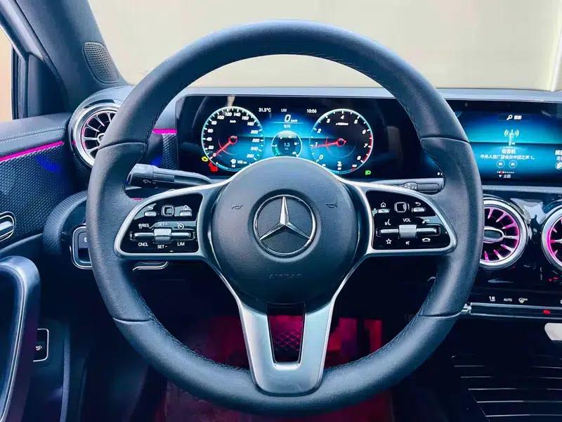 2022 Mercedes-Benz A-Class A 200 L Sport Sedan Dynamic Edition — миниатюра 12