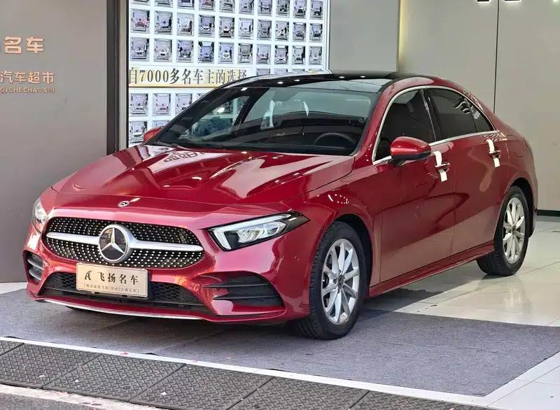 Mercedes-Benz A-Class 2021 A 200 L Sport Sedan Fashion Edition — миниатюра 1