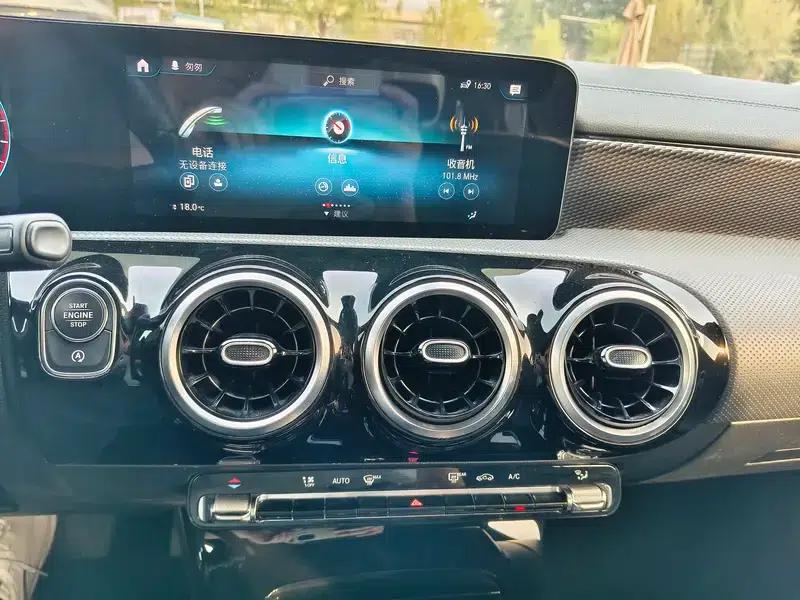 Mercedes-Benz A-Class 2020 Facelift A 200 L Sport Sedan Dynamic Edition — миниатюра 10