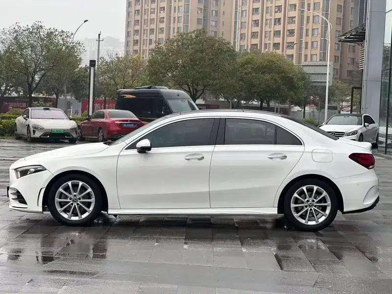 Mercedes-Benz A-Class 2019 A 200 L Sport Sedan First Edition — миниатюра 3