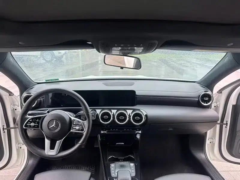 Mercedes-Benz A-Class 2019 A 200 L Sport Sedan First Edition — миниатюра 6
