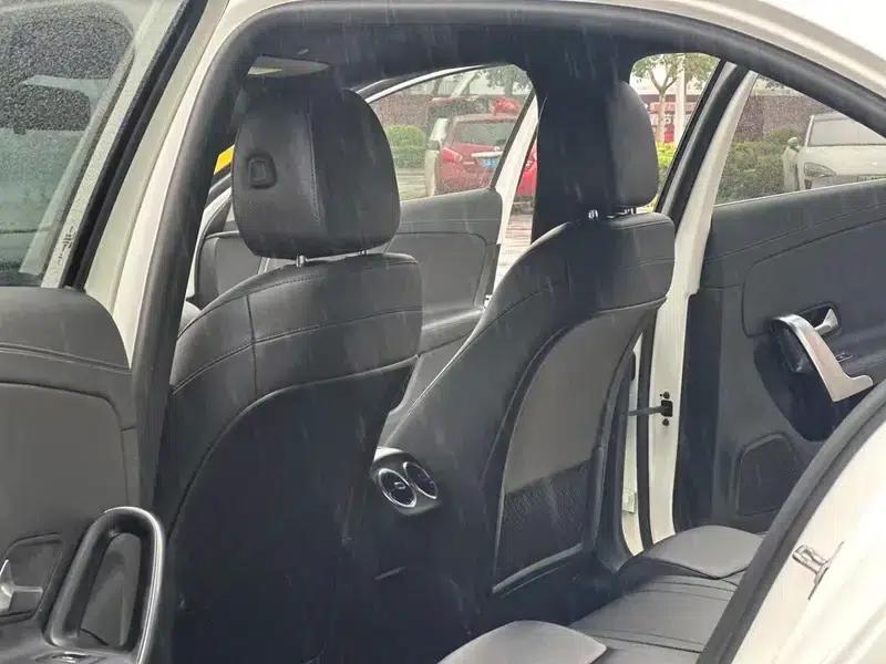 Mercedes-Benz A-Class 2019 A 200 L Sport Sedan First Edition — миниатюра 9