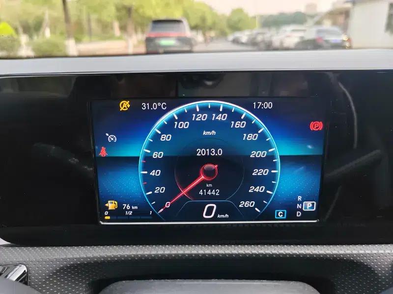 2019 Mercedes-Benz A-Class A 180 L Sport Sedan — миниатюра 12