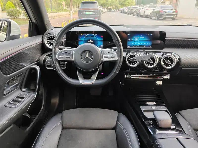 2019 Mercedes-Benz A-Class A 180 L Sport Sedan — миниатюра 13