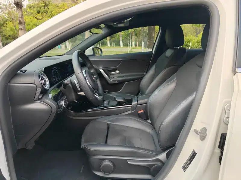 2019 Mercedes-Benz A-Class A 180 L Sport Sedan — миниатюра 14