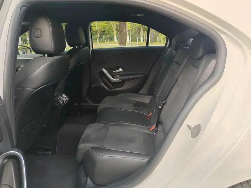 2019 Mercedes-Benz A-Class A 180 L Sport Sedan — миниатюра 16