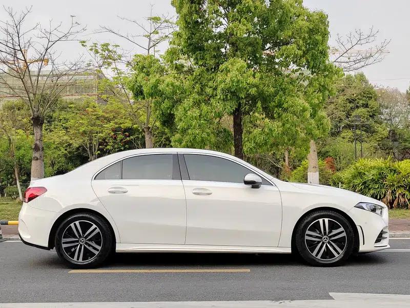 2019 Mercedes-Benz A-Class A 180 L Sport Sedan — миниатюра 8
