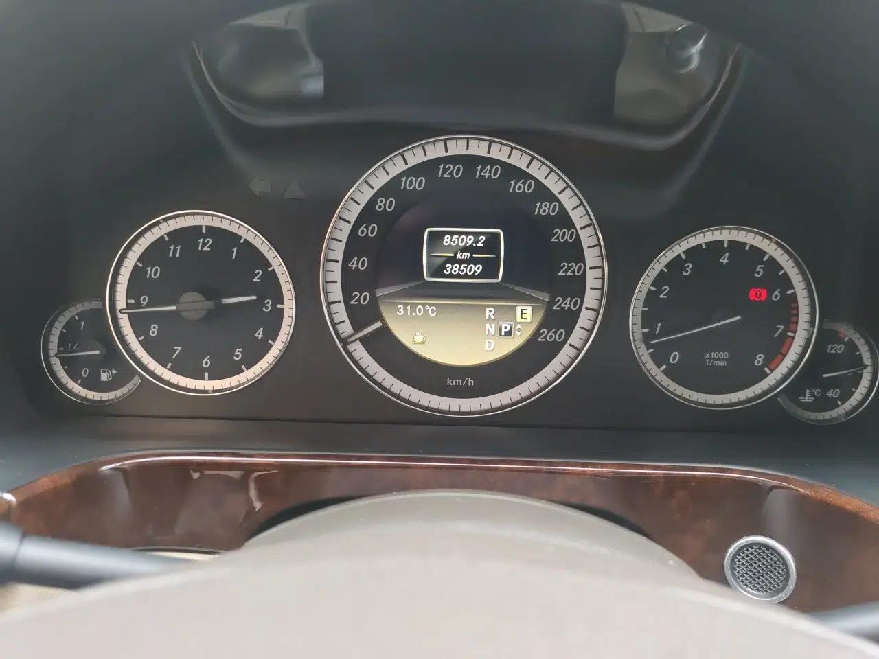 Mercedes-Benz E-Class 2012 E 200 L CGI Elegant Model — миниатюра 12