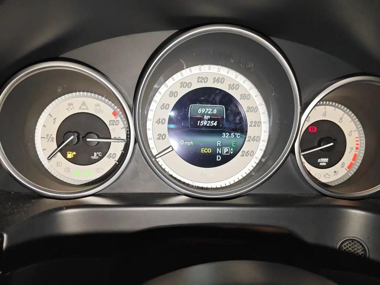 Mercedes-Benz E-Class 2015 Restyled E 260 L Sport Edition — миниатюра 11