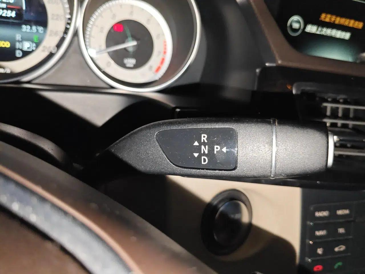 Mercedes-Benz E-Class 2015 Restyled E 260 L Sport Edition — миниатюра 13