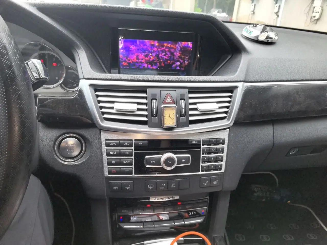 Mercedes-Benz E-Class 2012 E 300 L Fashion Model — миниатюра 13