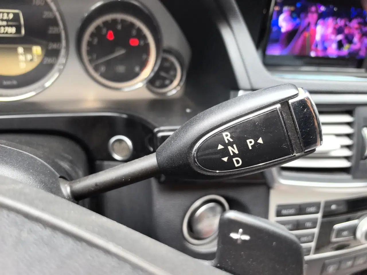 Mercedes-Benz E-Class 2012 E 300 L Fashion Model — миниатюра 14