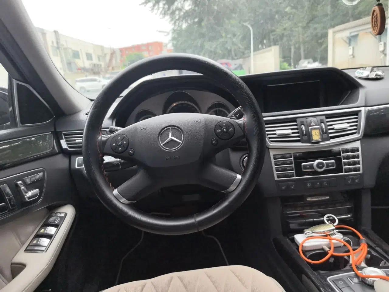 Mercedes-Benz E-Class 2012 E 300 L Fashion Model — миниатюра 10