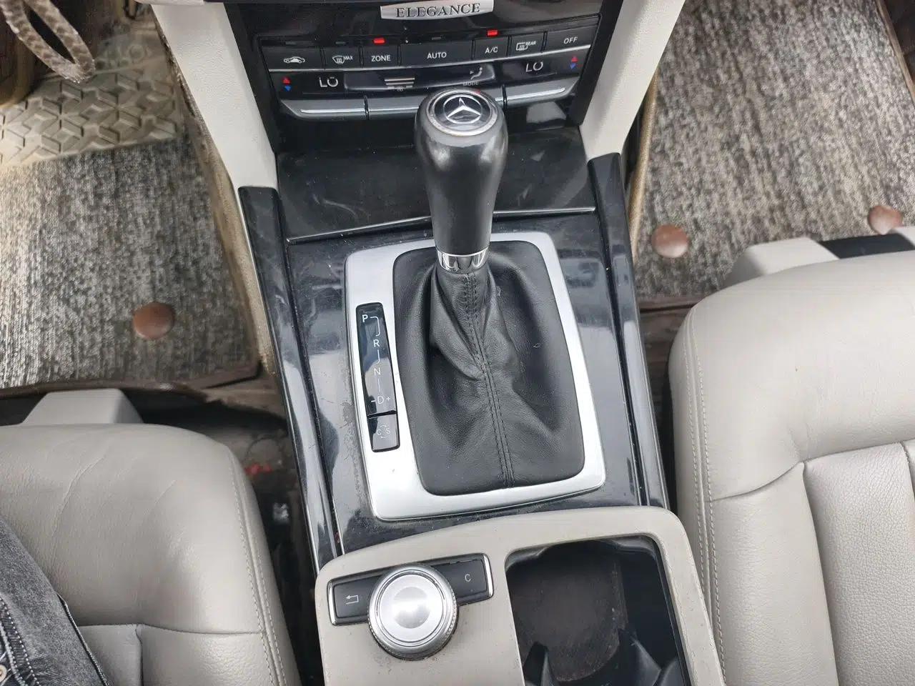 Mercedes-Benz E-Class 2010 E 200 CGI Elegant Model — миниатюра 14