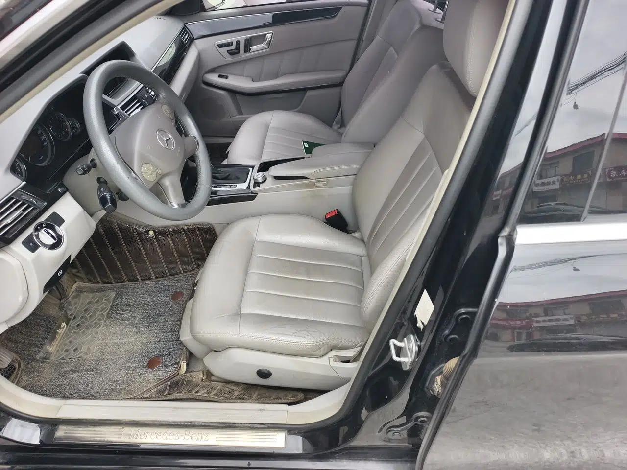 Mercedes-Benz E-Class 2010 E 200 CGI Elegant Model — миниатюра 15