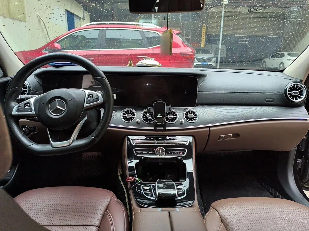 Mercedes-Benz E-Class 2017 E 300 L Sporty and Stylish Model — миниатюра 9