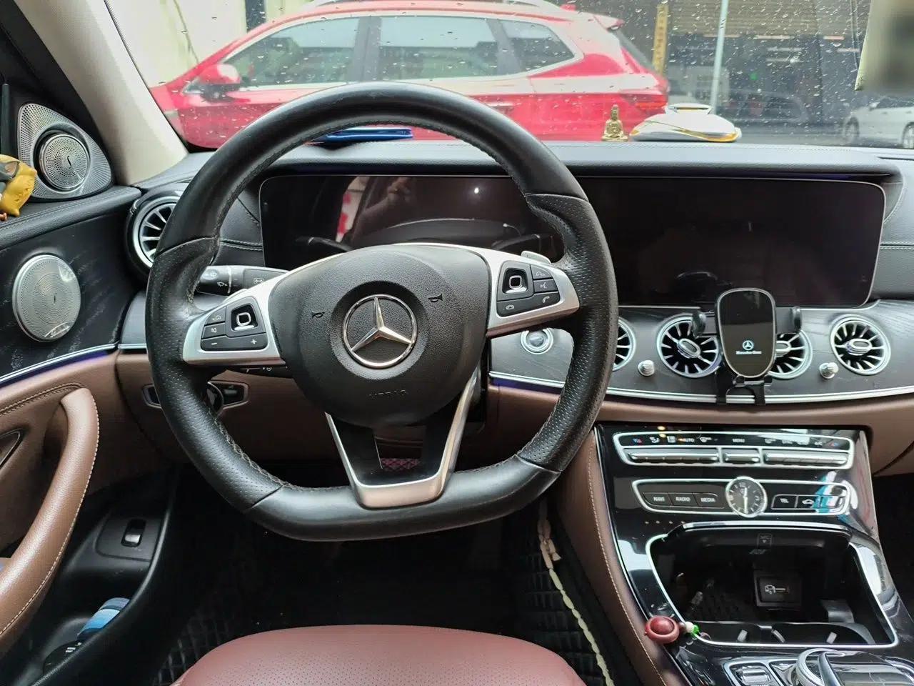 Mercedes-Benz E-Class 2017 E 300 L Sporty and Stylish Model — миниатюра 10