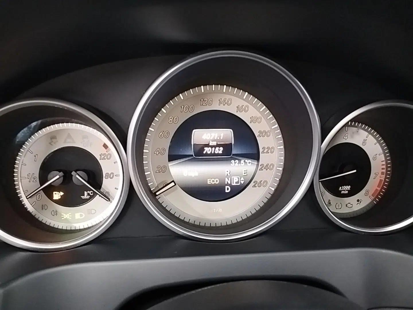 Mercedes-Benz E-Class 2014 E 200 Coupe — миниатюра 19