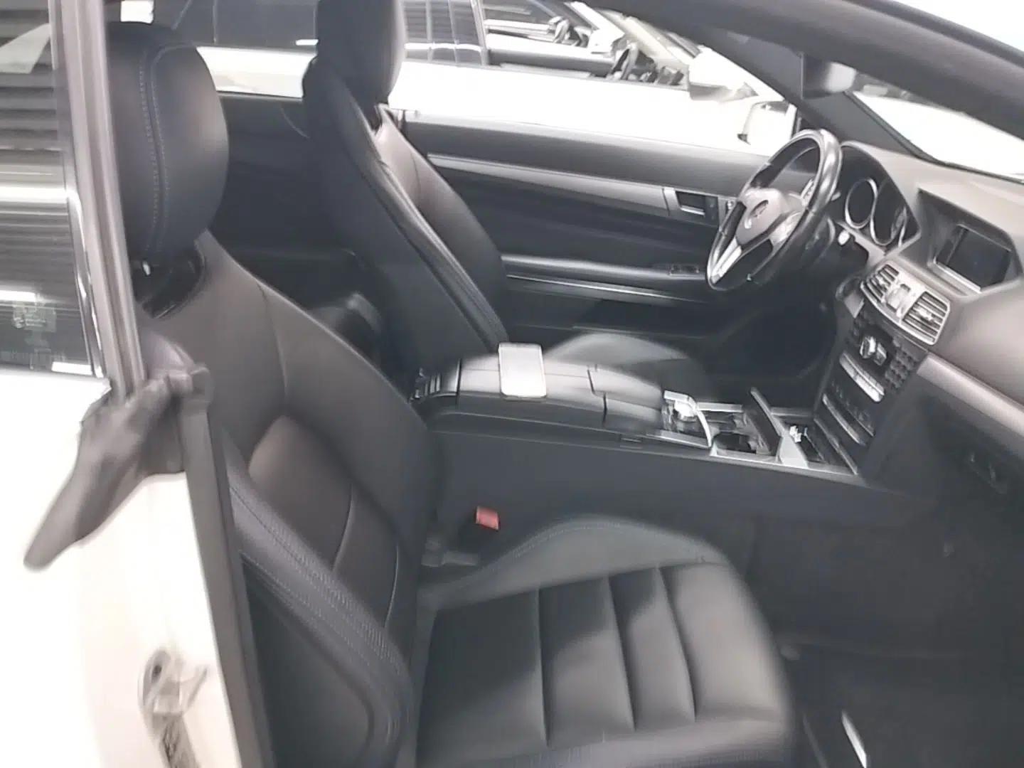 Mercedes-Benz E-Class 2014 E 200 Coupe — миниатюра 24