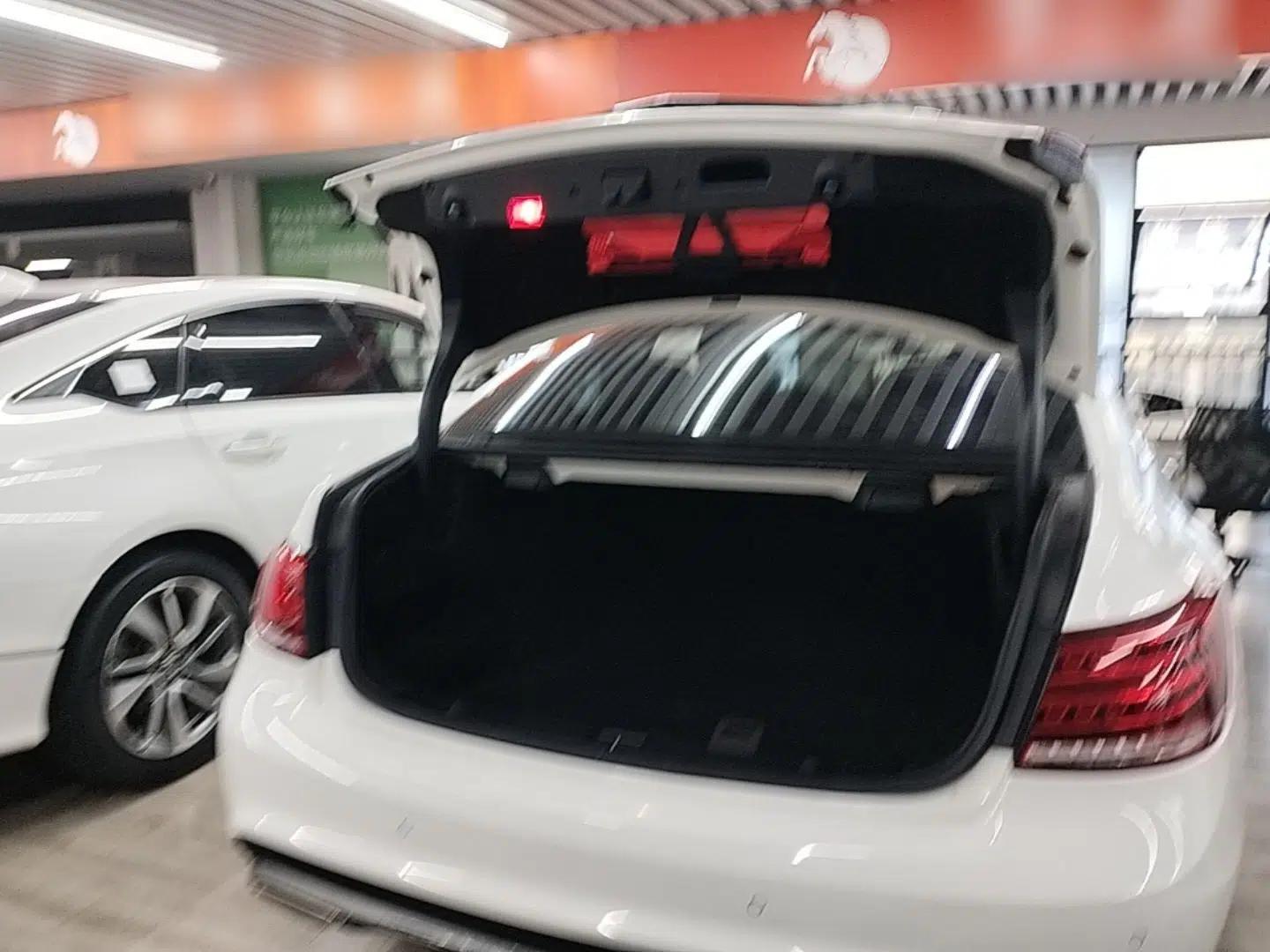 Mercedes-Benz E-Class 2014 E 200 Coupe — миниатюра 27