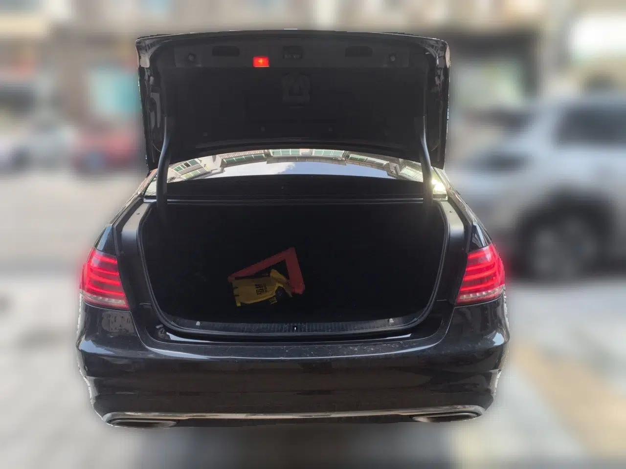 Mercedes-Benz E-Class 2015 Revised E 260 L Sporty and Stylish Edition — миниатюра 16
