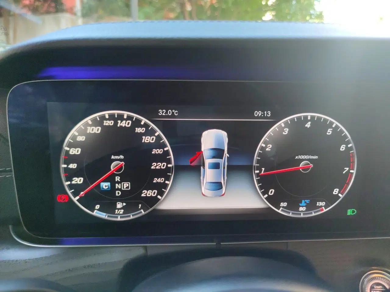 Mercedes-Benz E-Class 2016 E 200 L Sport Edition — миниатюра 11