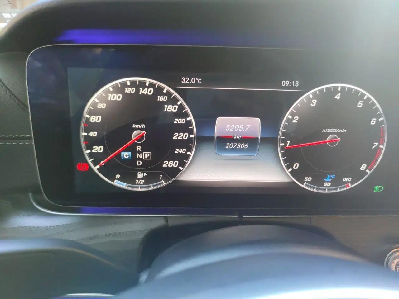 Mercedes-Benz E-Class 2016 E 200 L Sport Edition — миниатюра 12