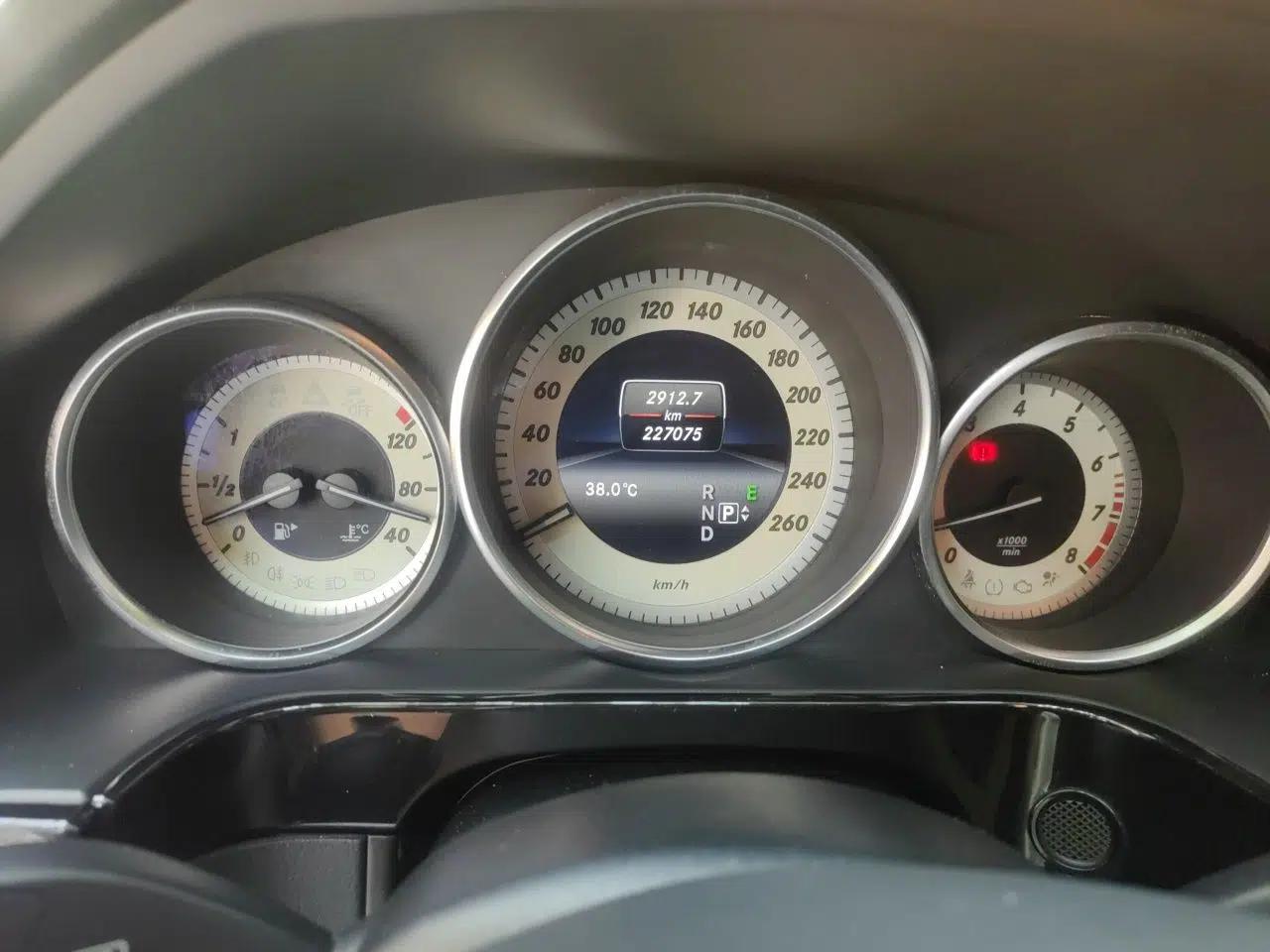 Mercedes-Benz E-Class 2014 Restyled E 260 L Sport Edition — миниатюра 12
