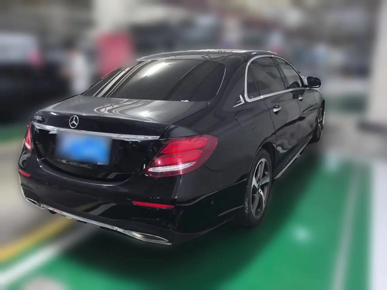 Mercedes-Benz E-Class 2018 E 300 L Sporty and Stylish Model — миниатюра 6